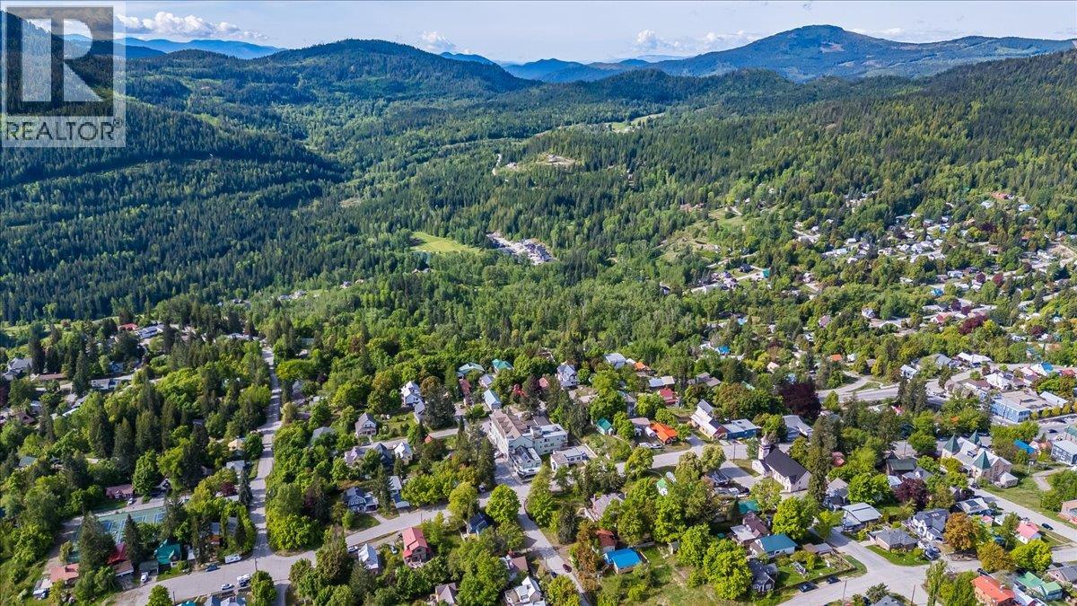 2050 Georgia Street, Rossland