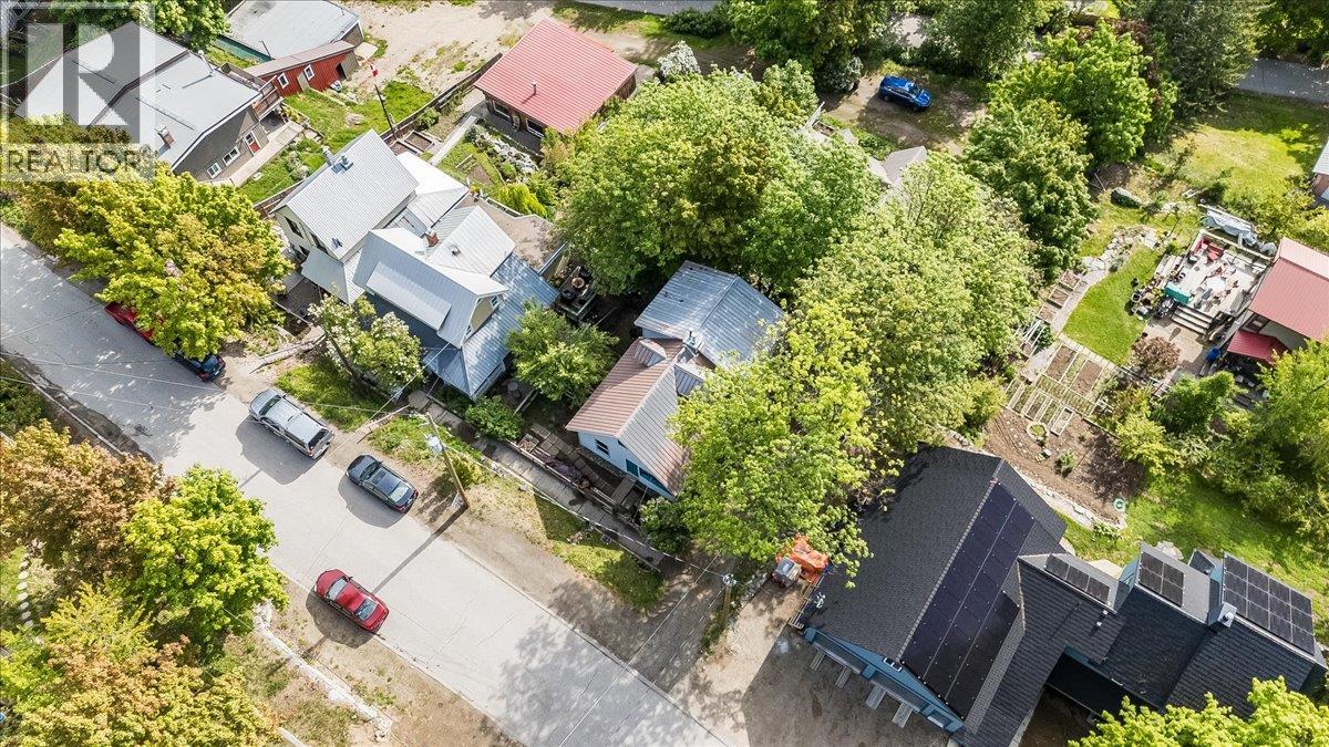 2050 Georgia Street, Rossland