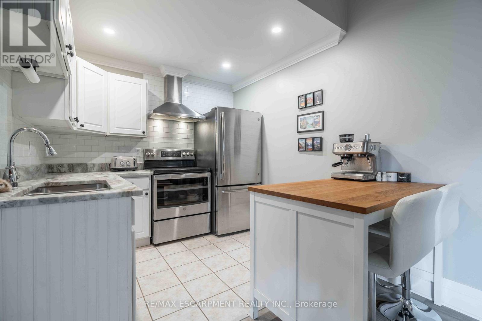 #205 21 RICHMOND STREET - 12