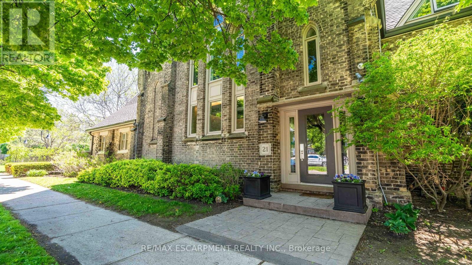 #205 21 RICHMOND STREET - 3