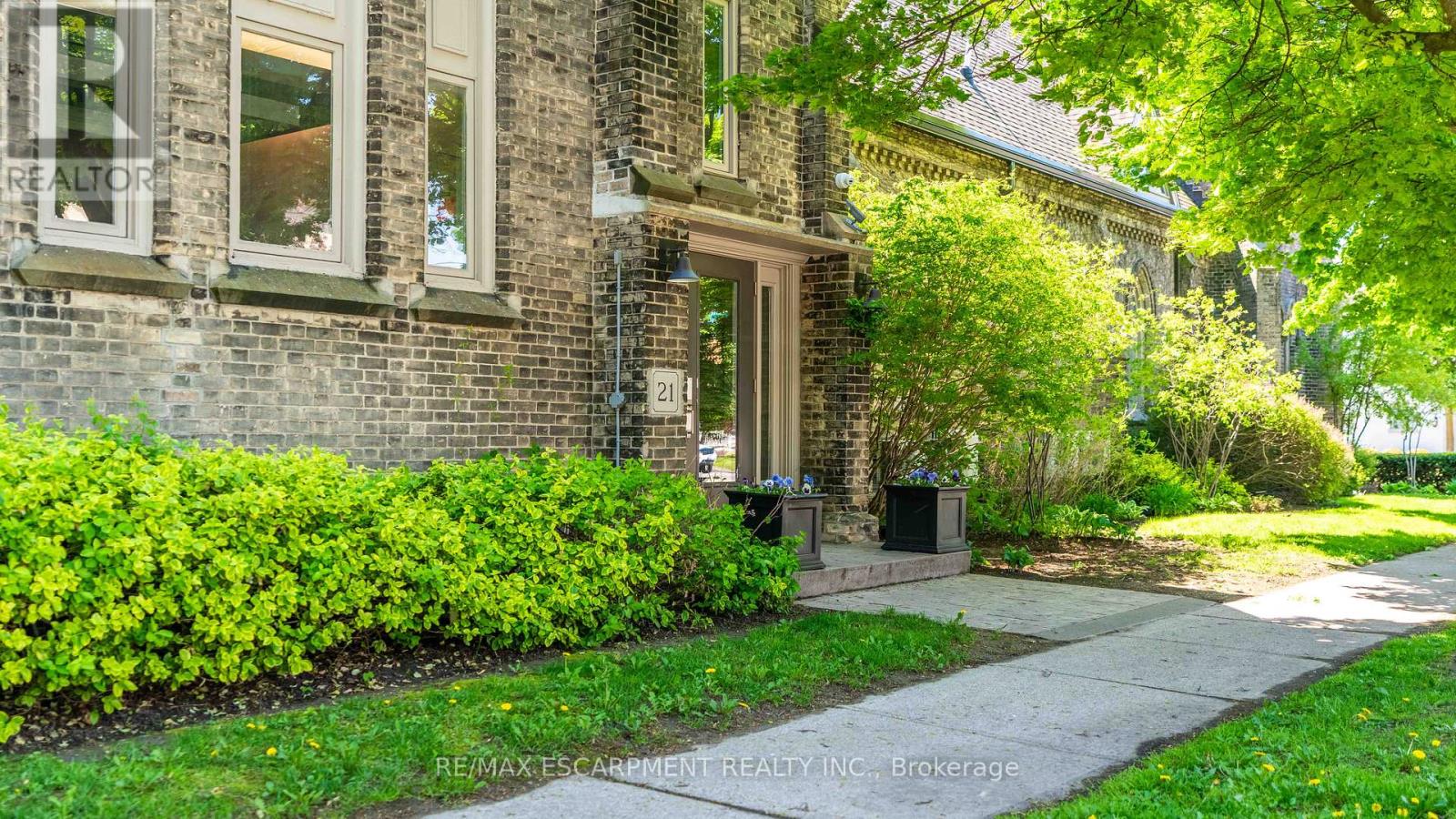 #205 21 RICHMOND STREET - 4