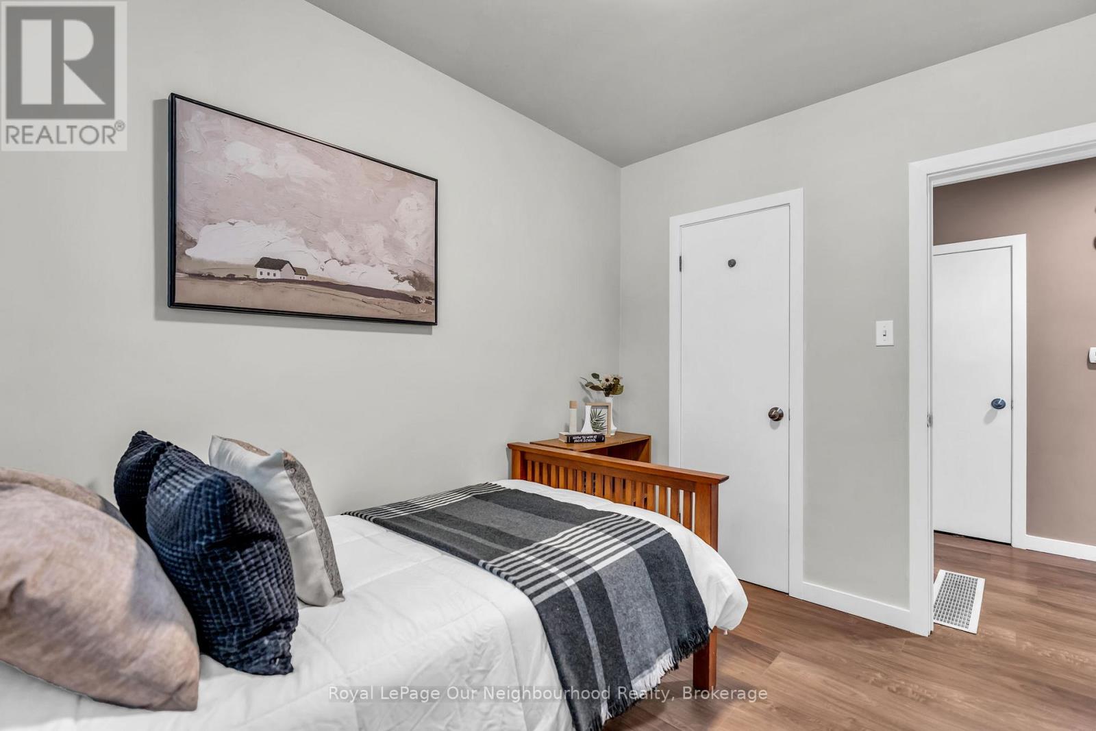 171 TWEEDSMUIR AVENUE - 20