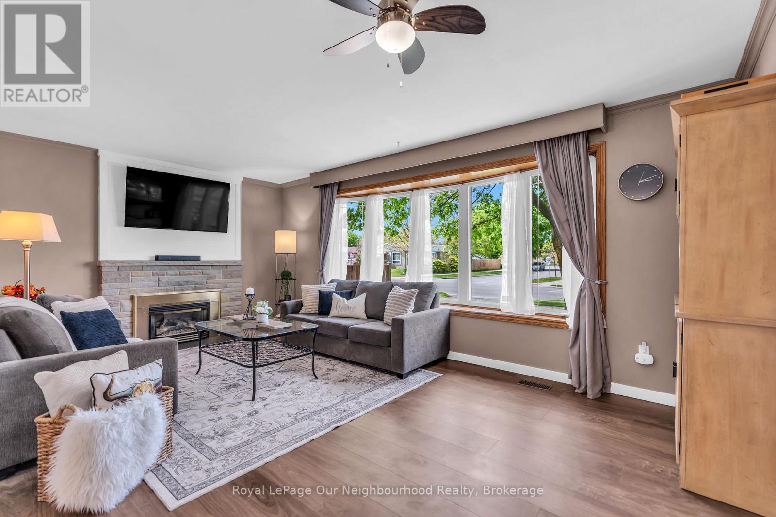 171 TWEEDSMUIR AVENUE - 8