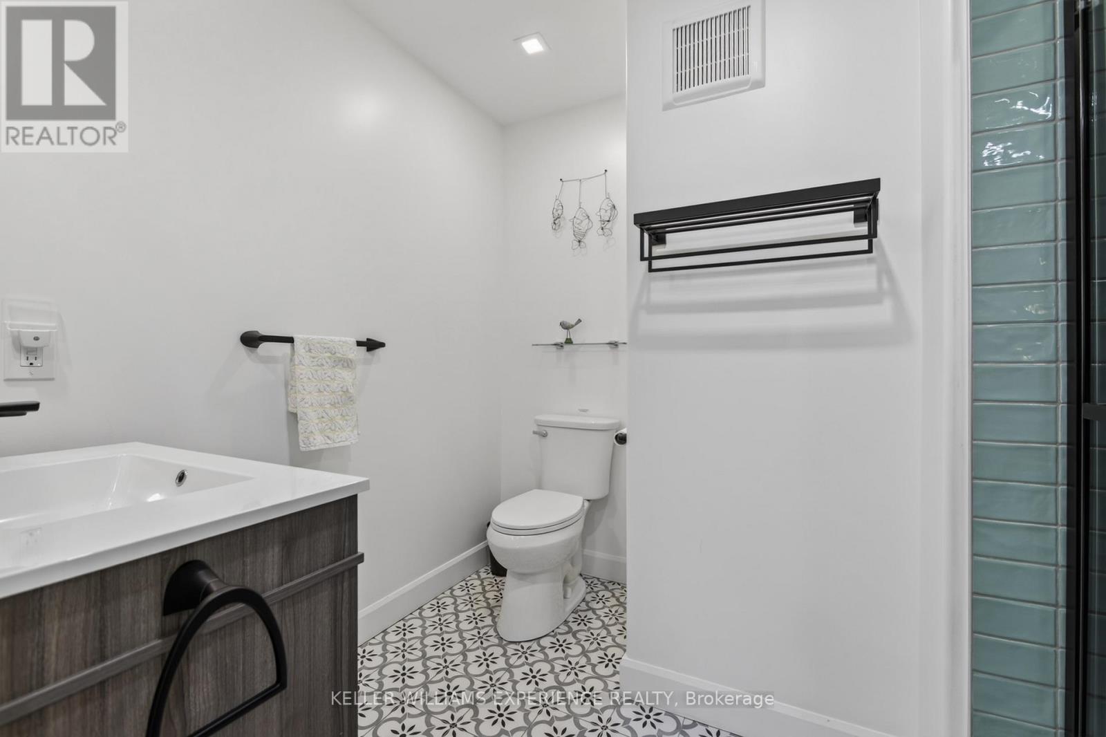 328 CEDAR AVENUE - 25