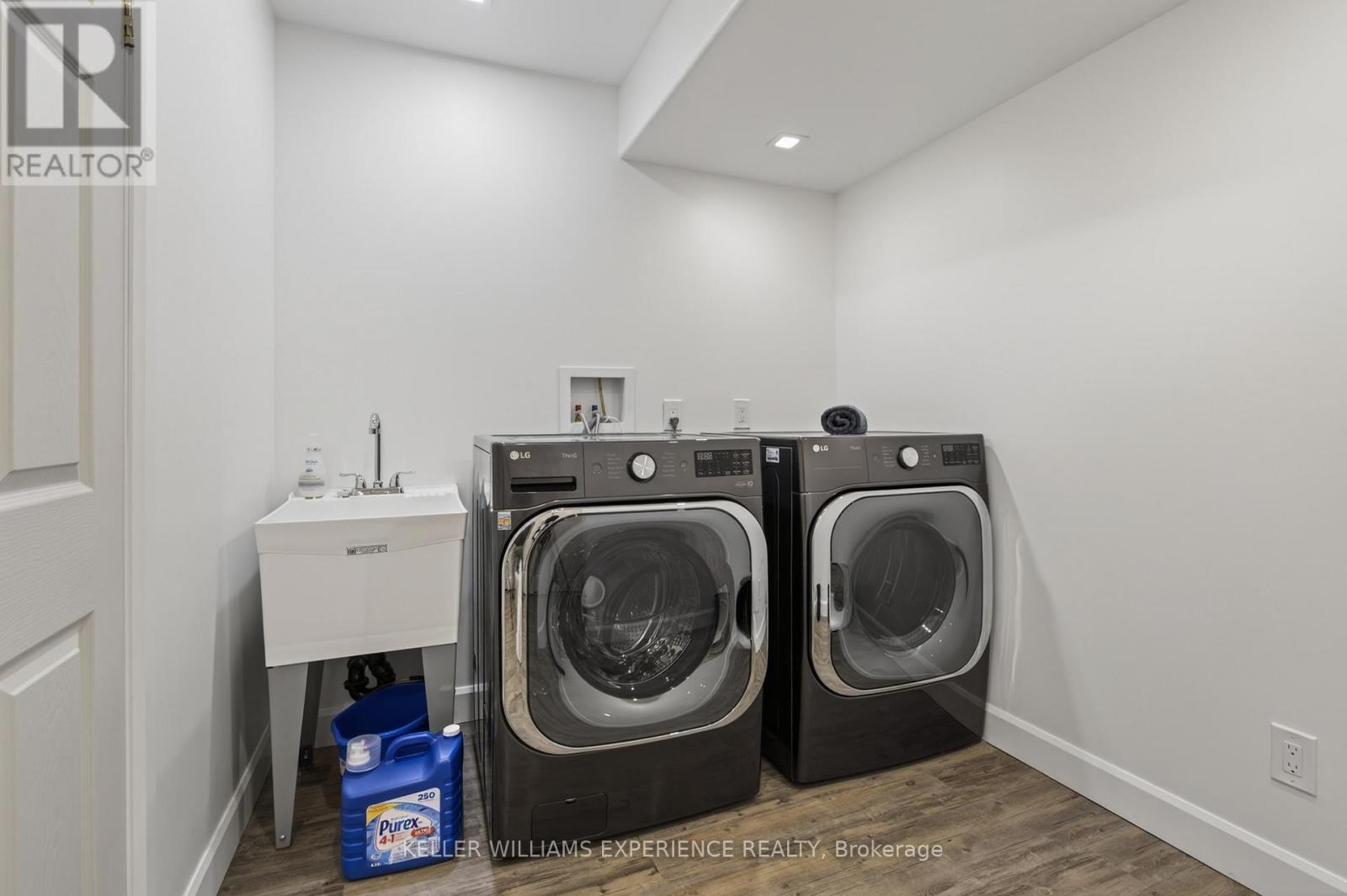 328 CEDAR AVENUE - 27