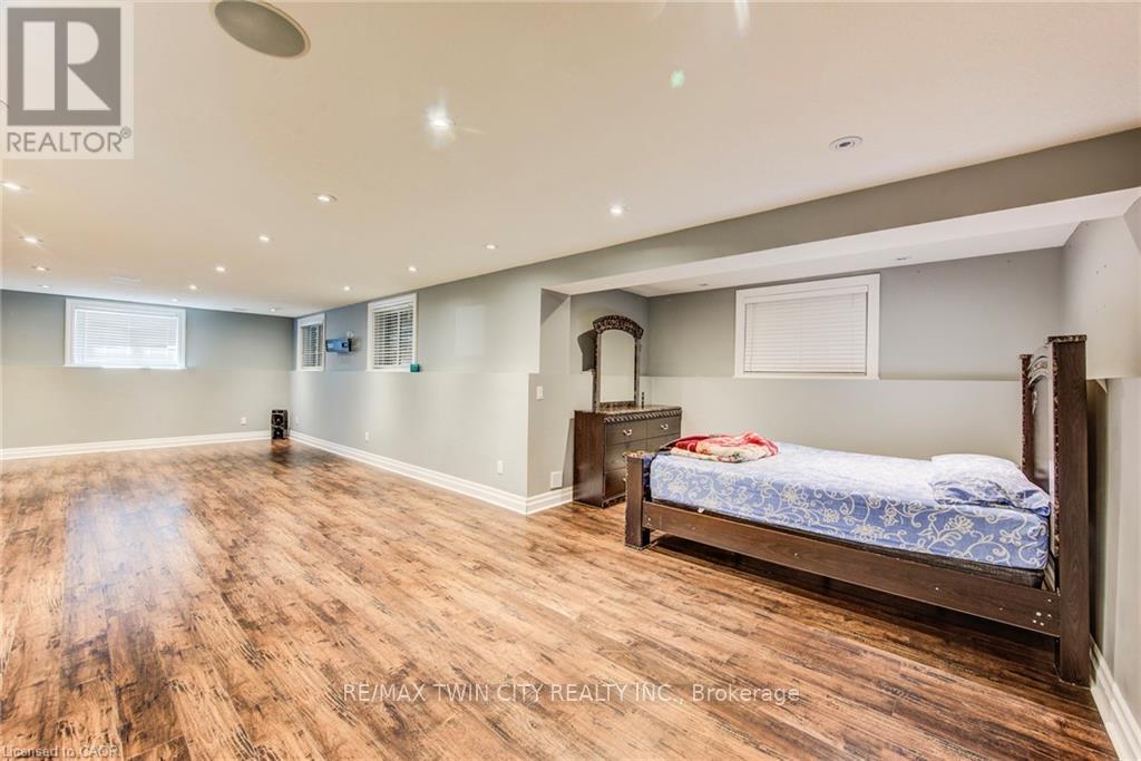 78 DOLMAN STREET - 44