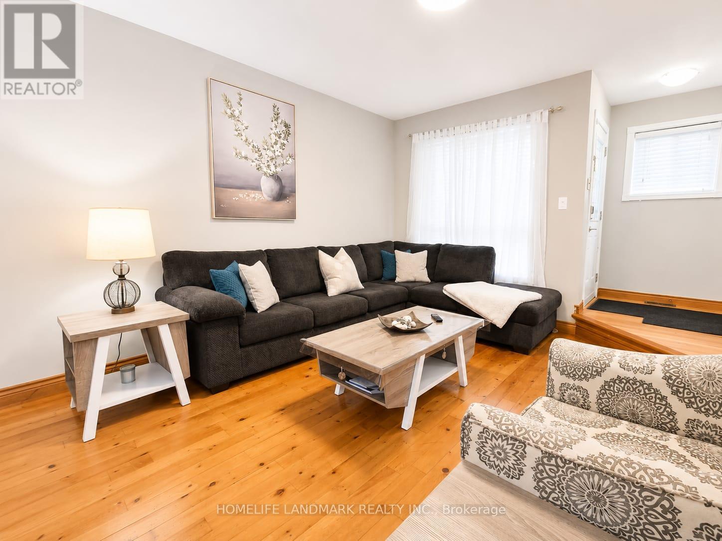 12 MILLINGTON CRESCENT - 3