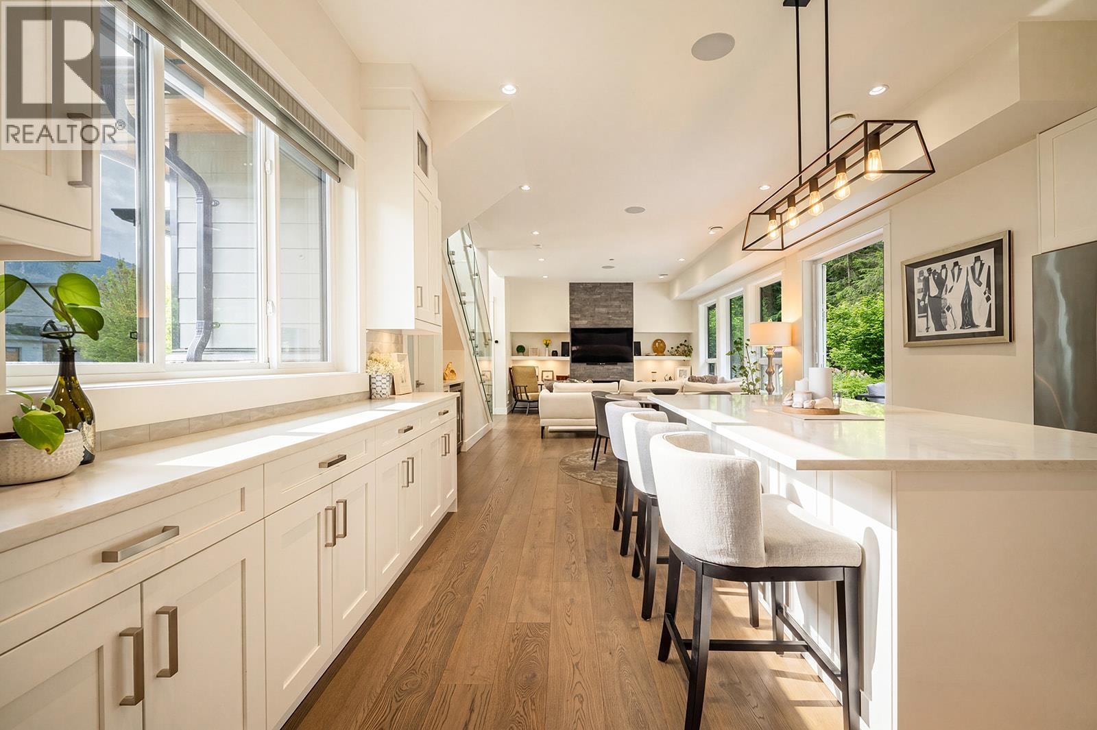 40305 ARISTOTLE DRIVE, Squamish
