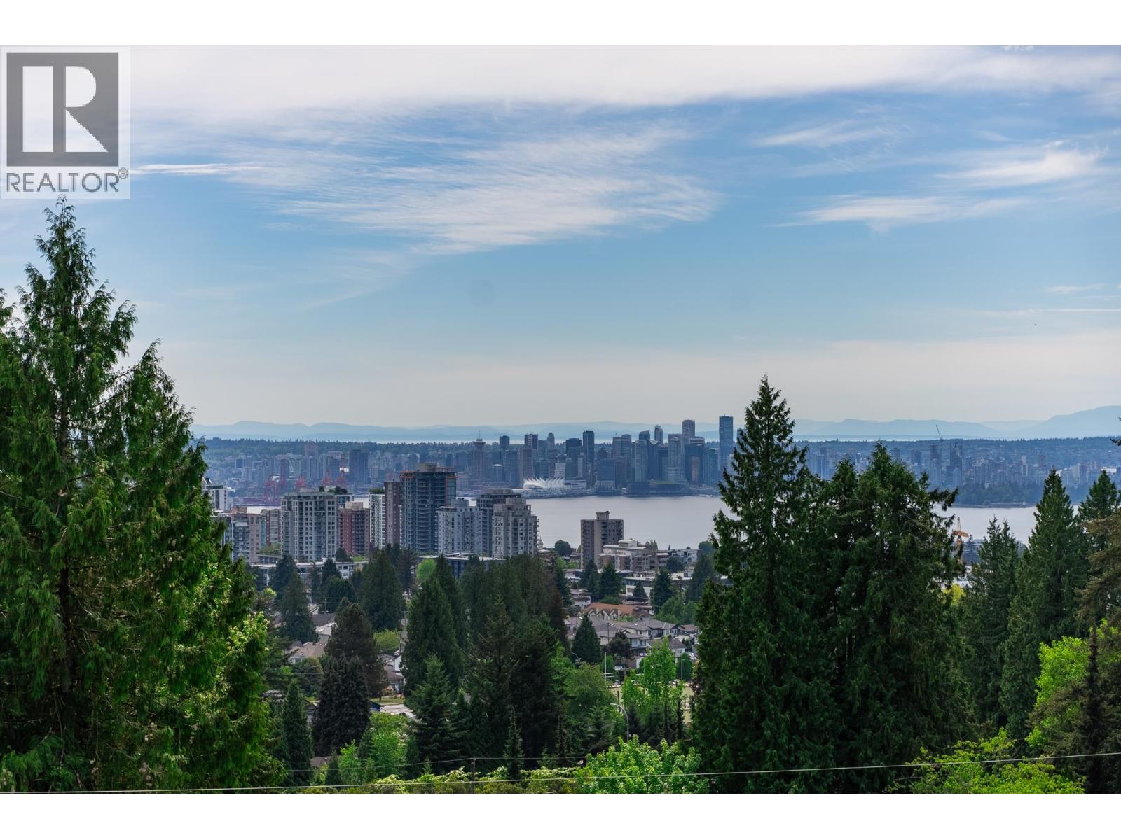 407 BRAND STREET, North Vancouver