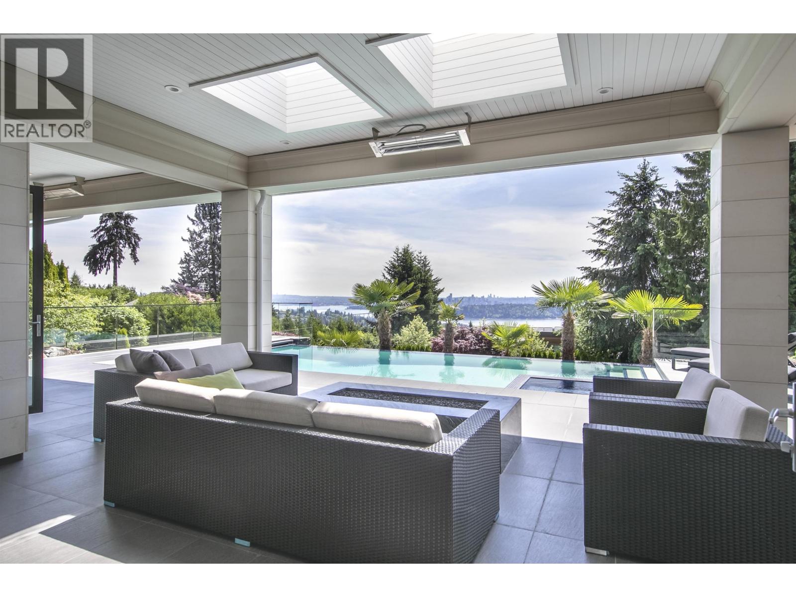 1515 CAMELOT ROAD, West Vancouver