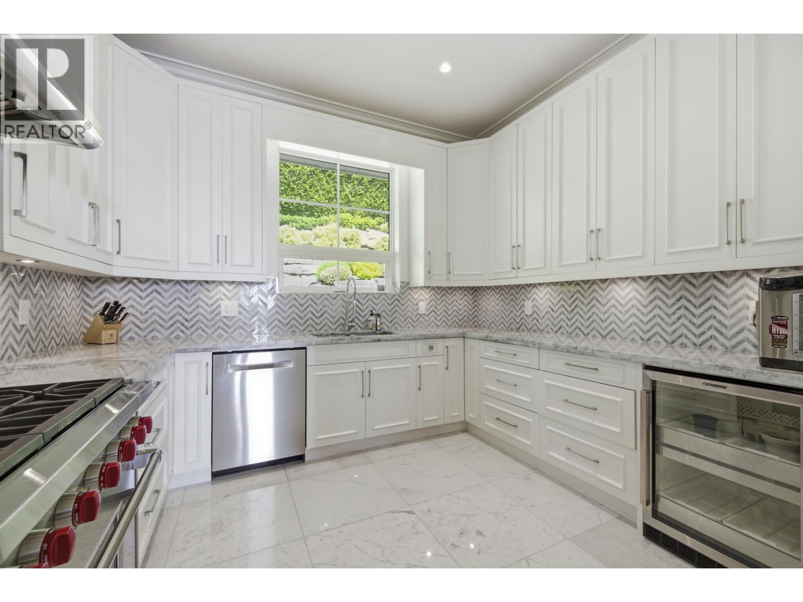 1515 CAMELOT ROAD, West Vancouver