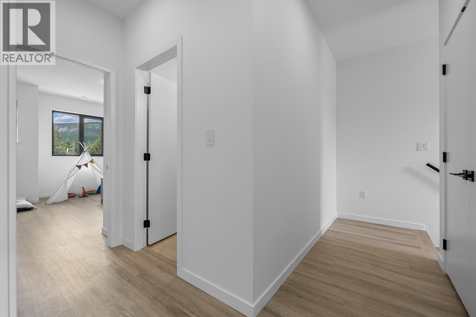 3 3210 Salmon Road, West Kelowna