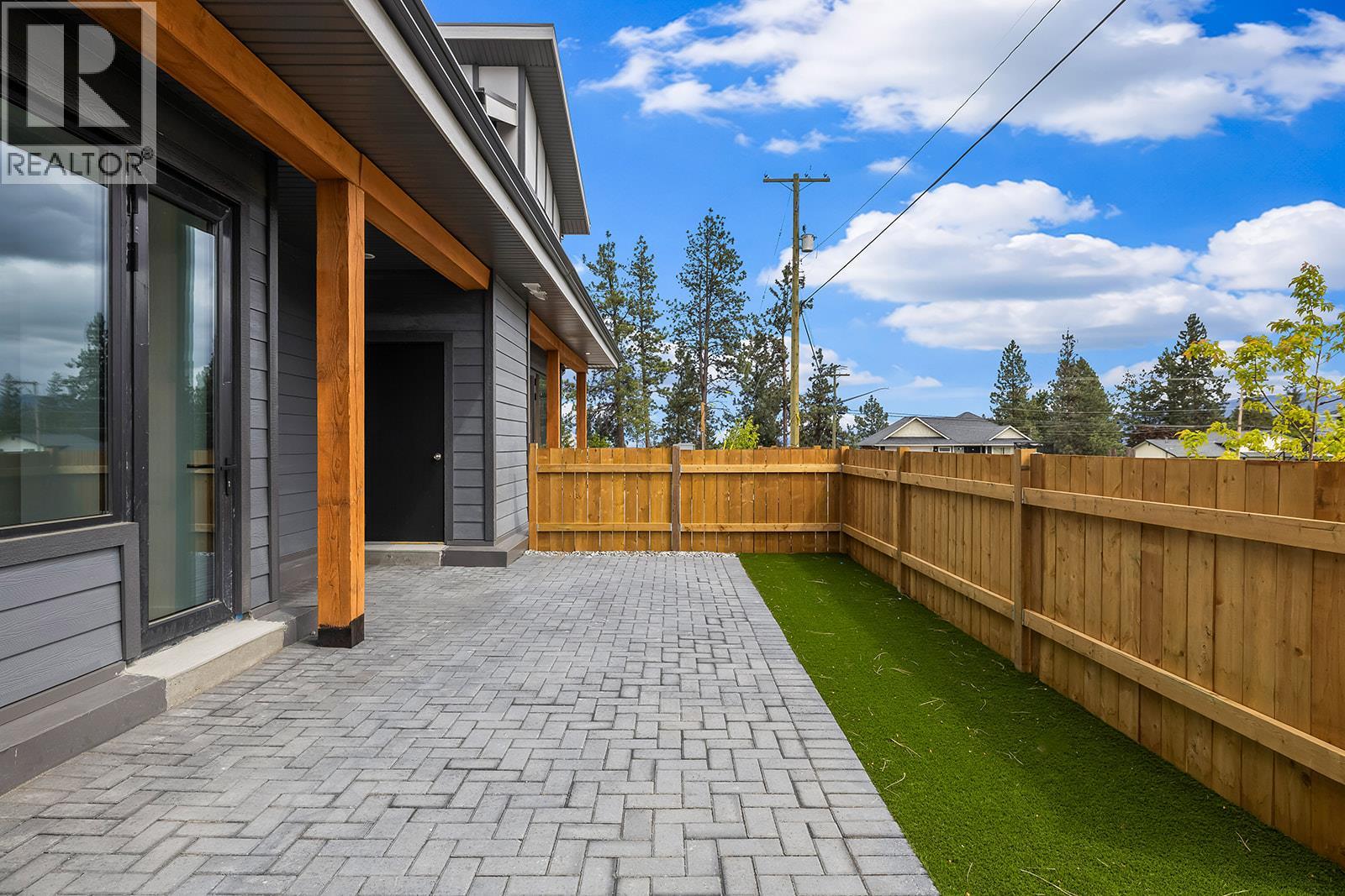 3 3210 Salmon Road, West Kelowna