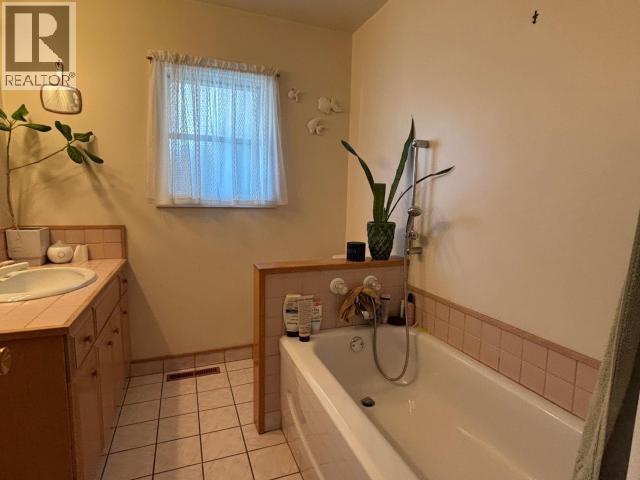 3749 STRATHCONA AVE, Powell River