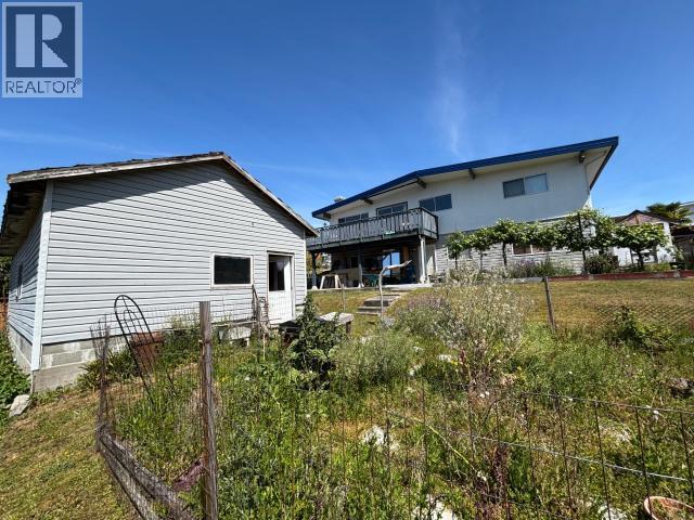 3749 STRATHCONA AVE - 20
