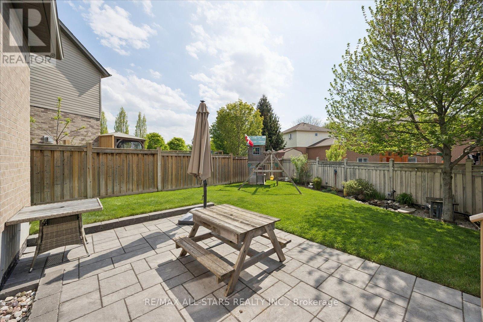 18 CARLETON TRAIL - 35
