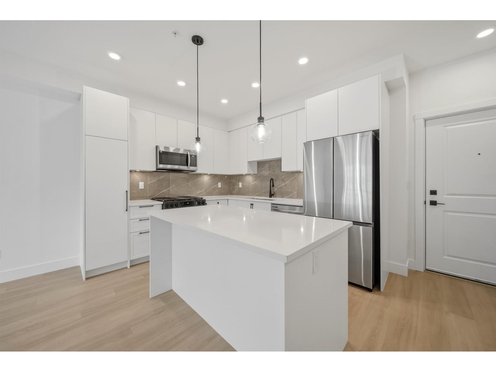 401 3438 146A STREET, Surrey