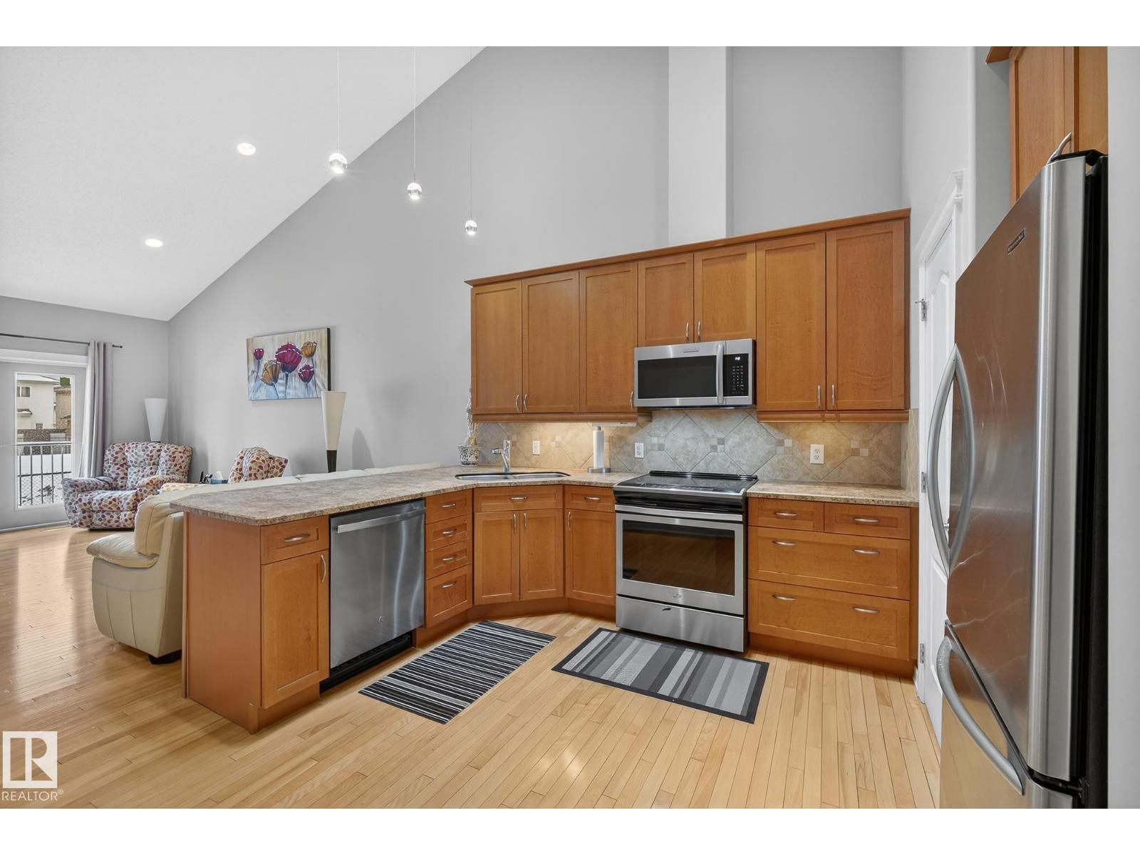 #36 3003 34 AV NW - 18
