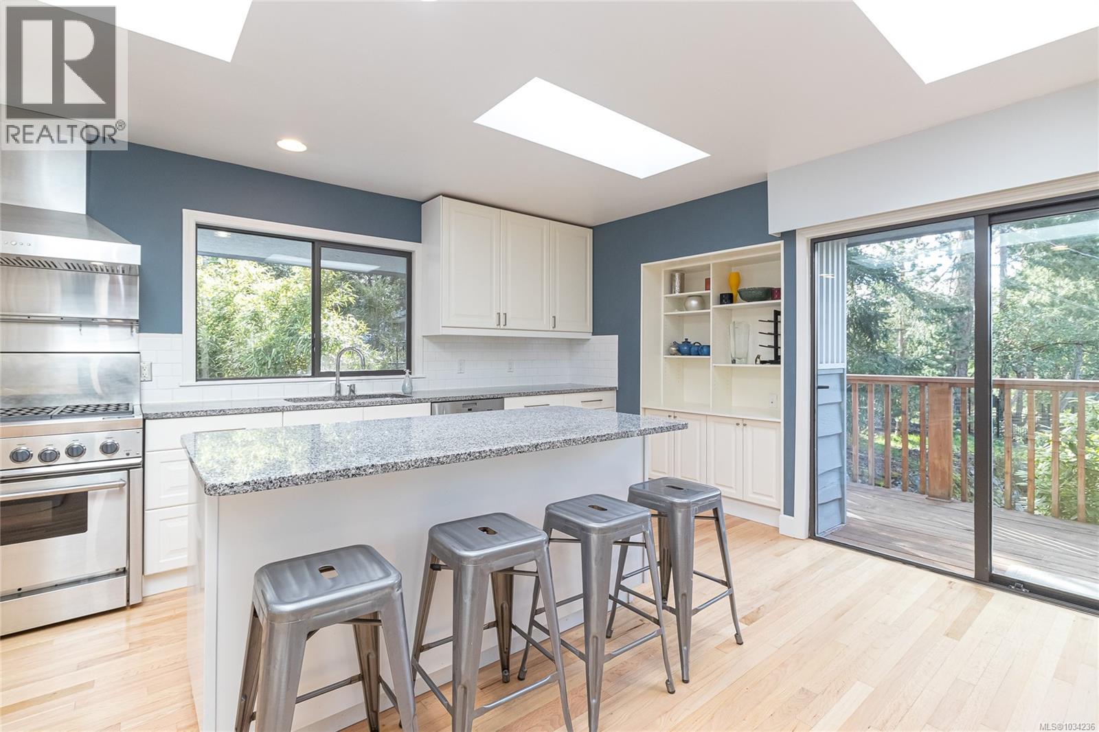 2660 MacDonald Drive East, Saanich