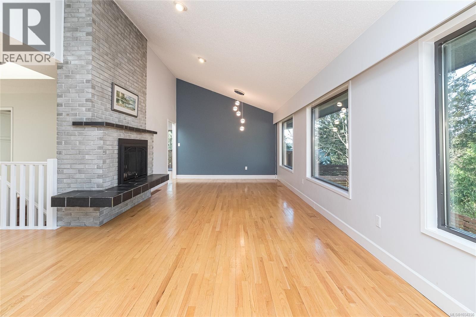  2660 MacDonald Drive East, Saanich