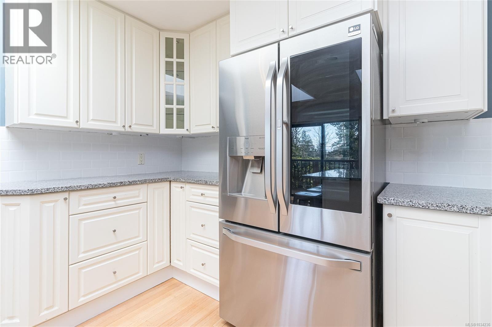  2660 MacDonald Drive East, Saanich