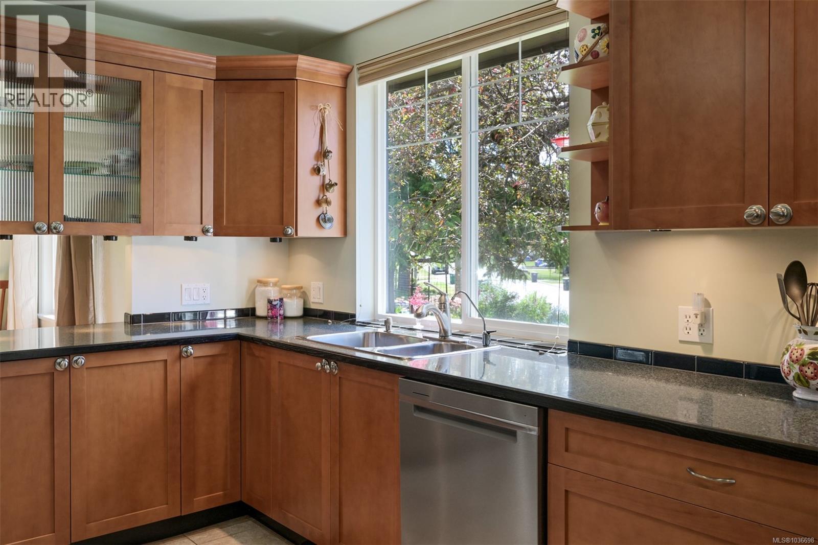 1718 Garnet Rd - 23