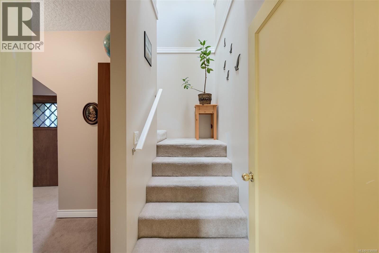 1718 Garnet Rd - 34