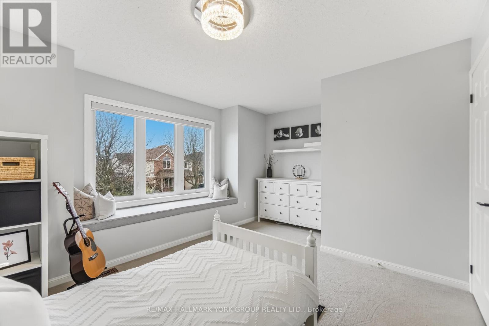 882 MCDUFFE CRESCENT - 15