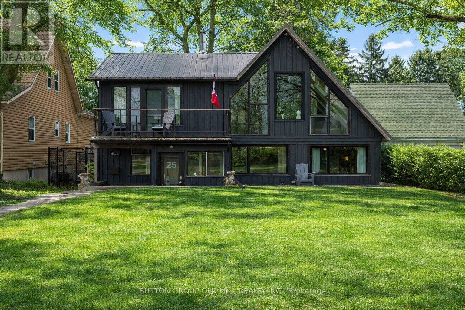 25 LAKESHORE ROAD W - 1