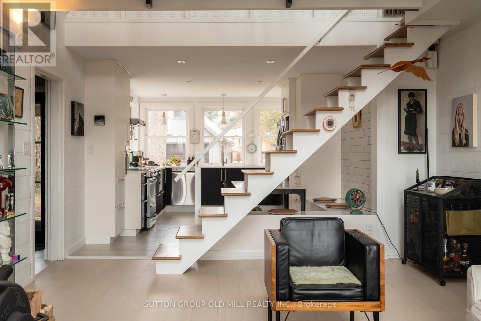 25 LAKESHORE ROAD W - 12