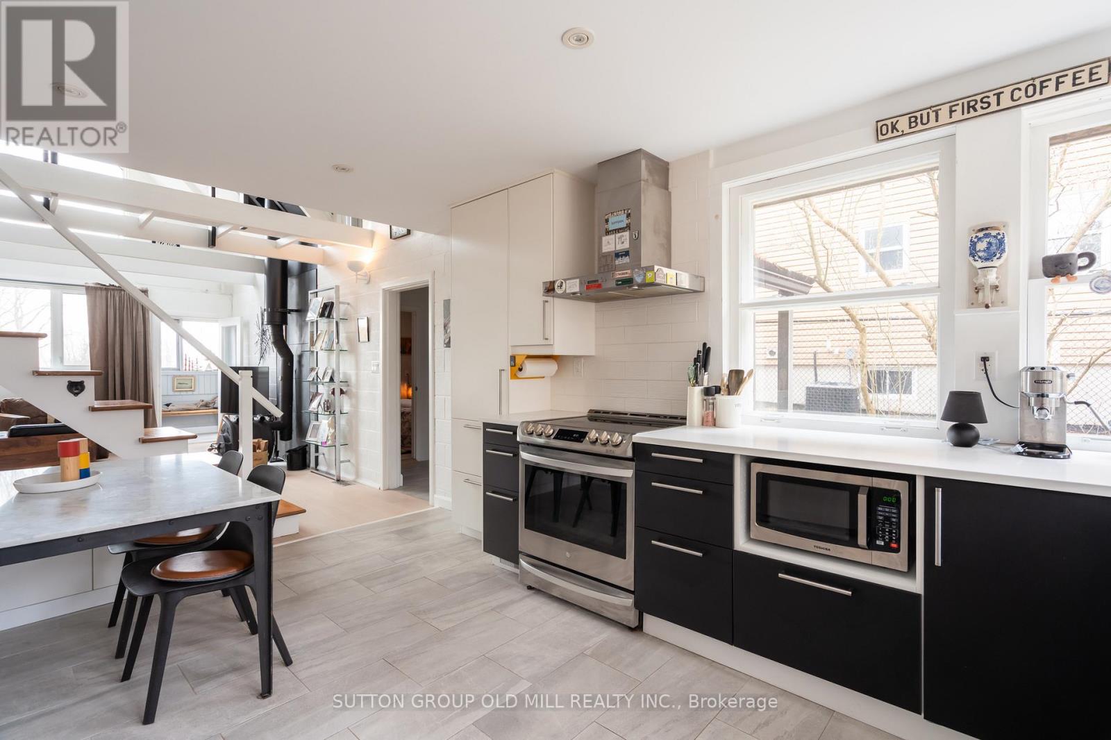 25 LAKESHORE ROAD W - 16