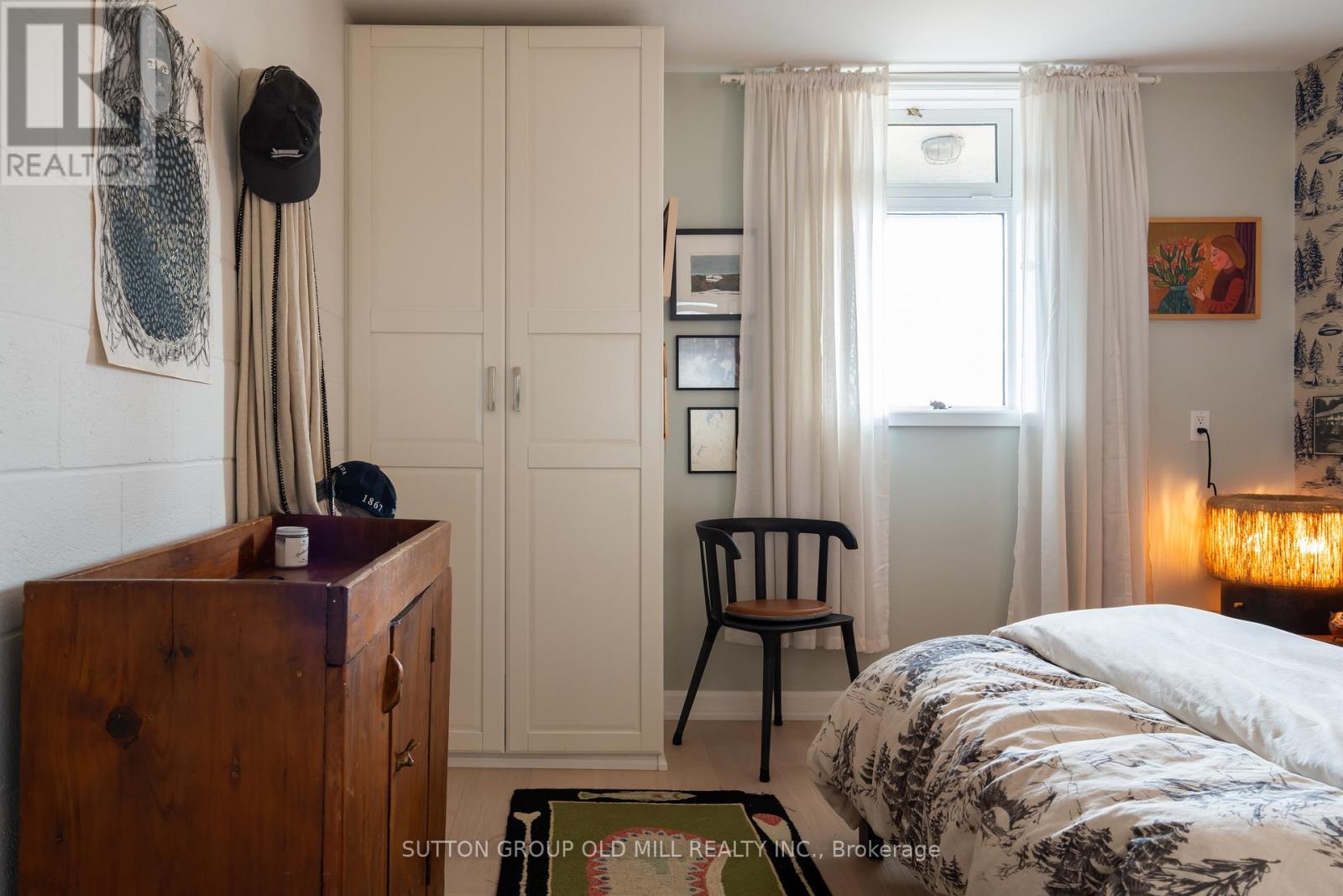 25 LAKESHORE ROAD W - 22