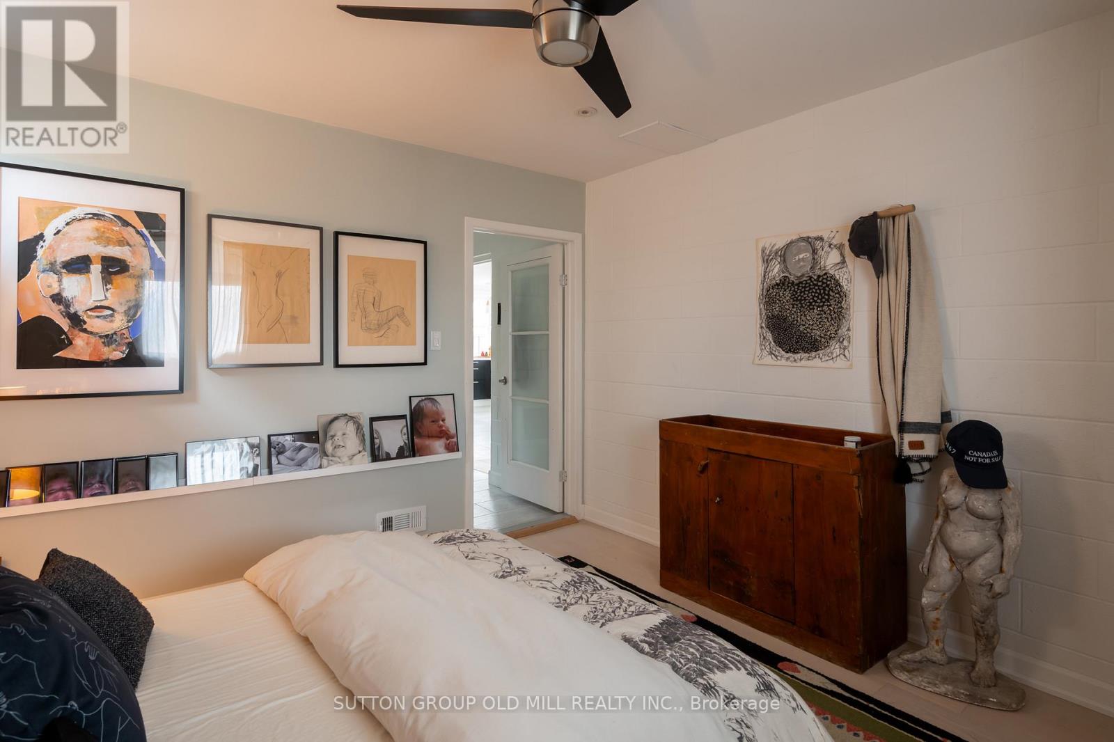 25 LAKESHORE ROAD W - 23
