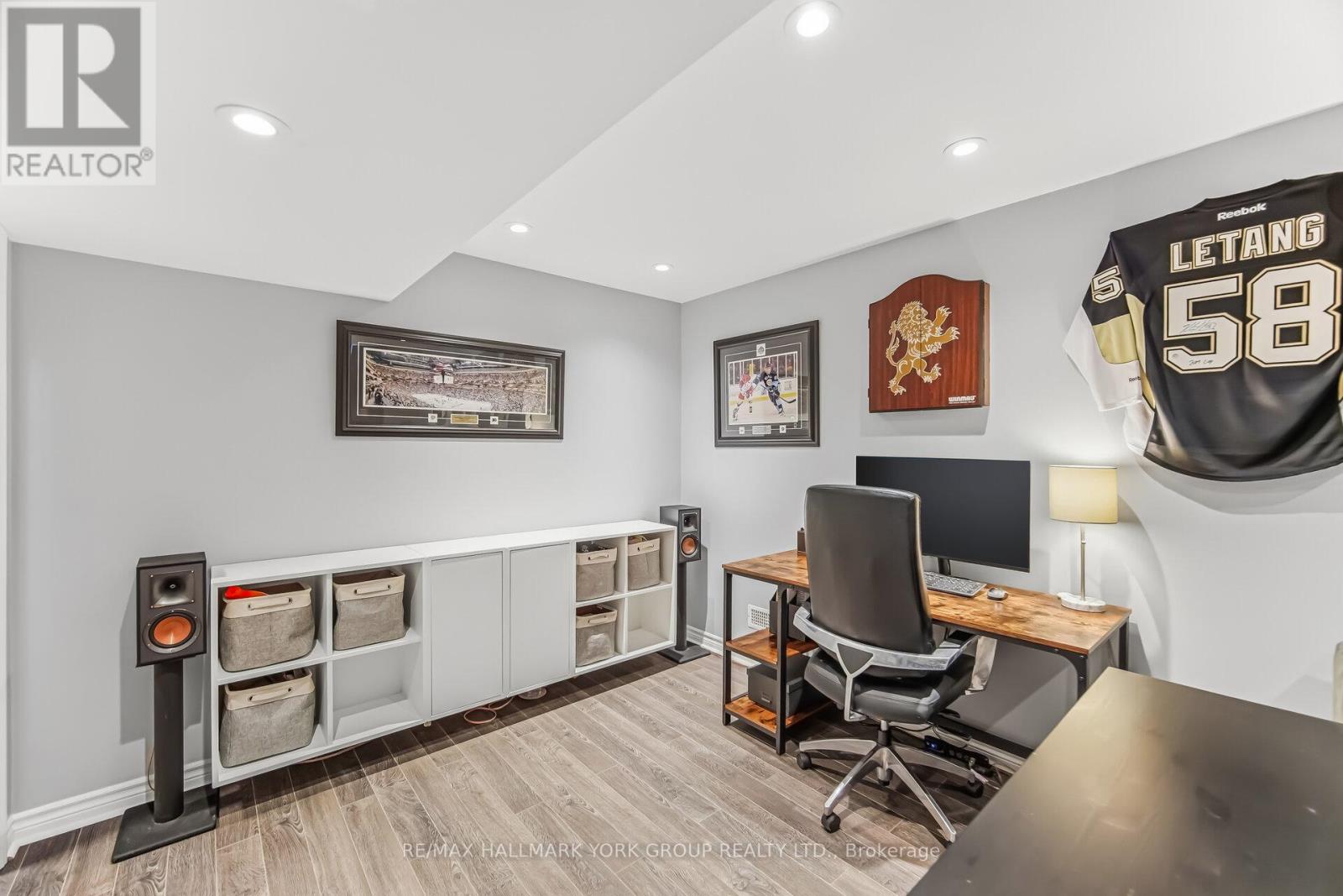 882 MCDUFFE CRESCENT - 20