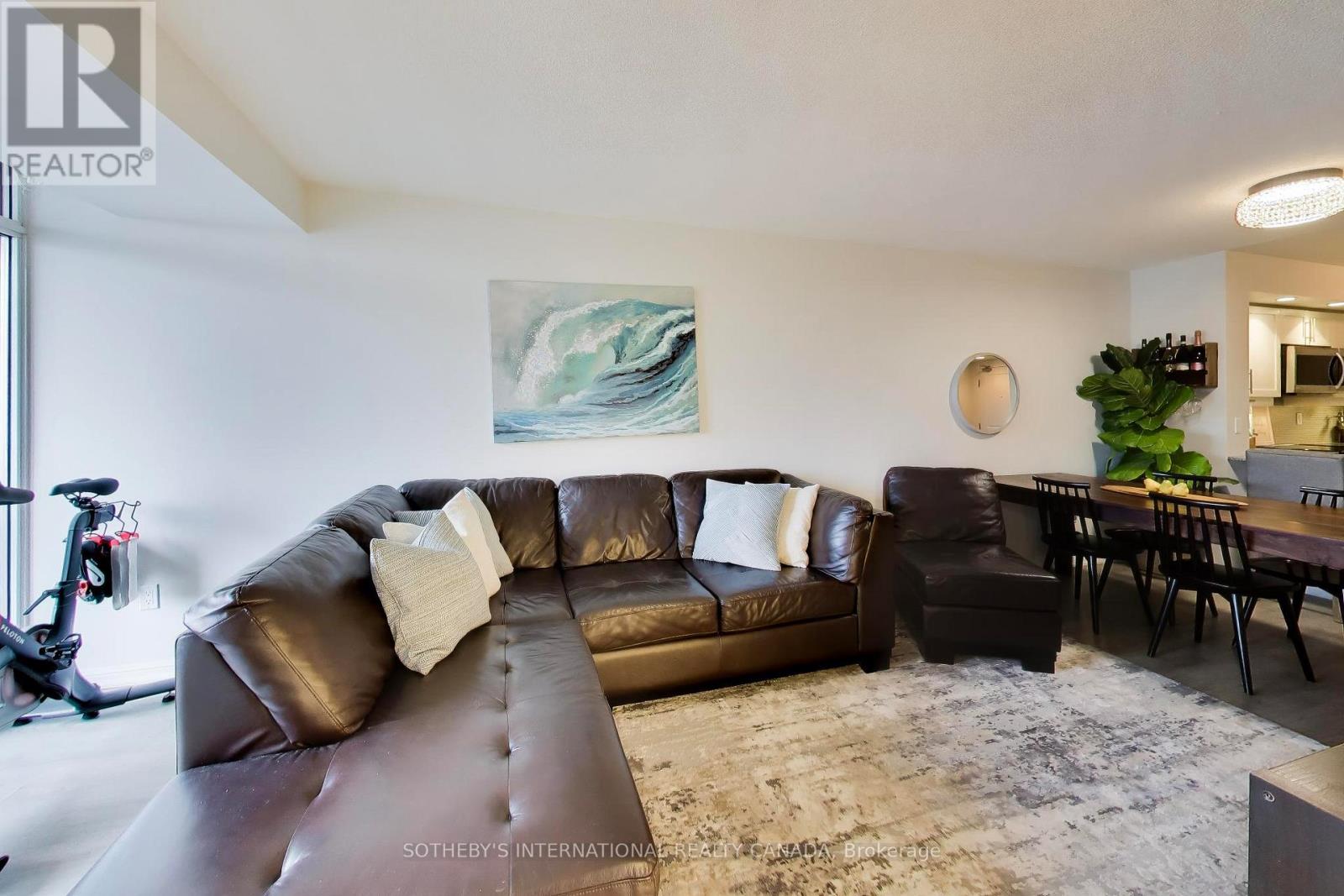 #720 85 EAST LIBERTY STREET - 19
