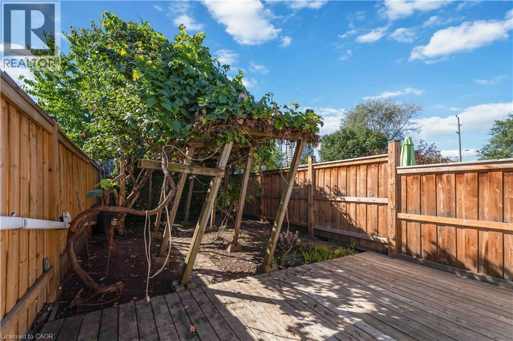 187 BARTON Street W, Hamilton, Ontario, L8R2H3 — Photo 17