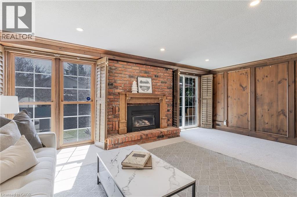 148 BRIAR HILL Crescent, Hamilton, Ontario, L9G3S9 — Photo 4