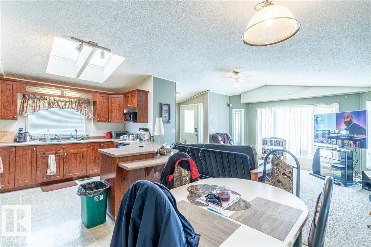 6 Woodcroft PL - 4
