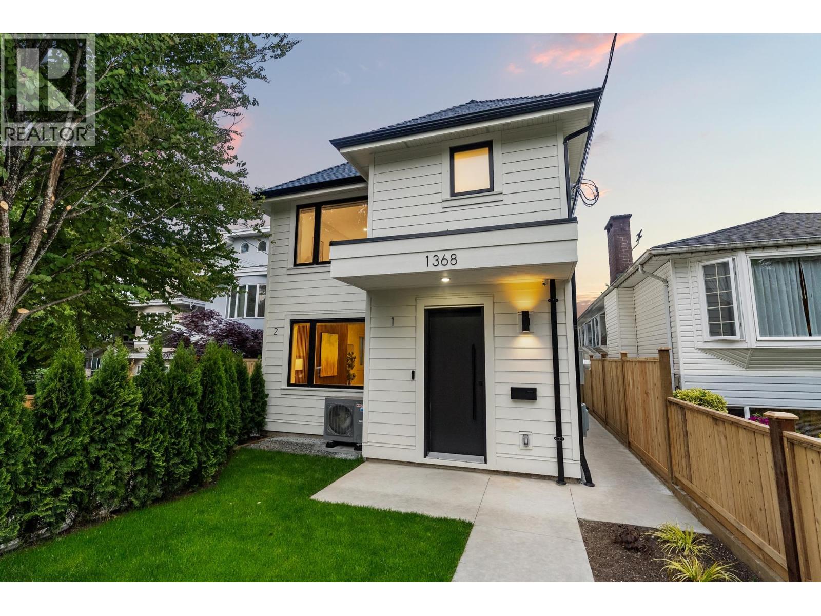 1 1368 PARK DRIVE, Vancouver