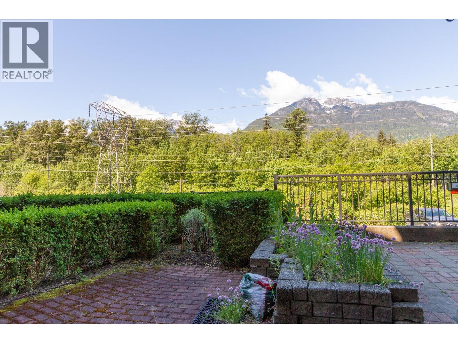 113 41105 TANTALUS ROAD, Squamish