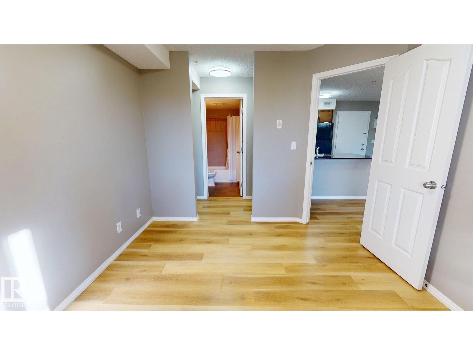 #116 11808 22 AV SW SW - 10