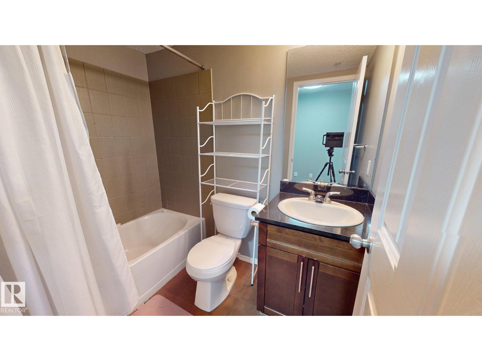 #116 11808 22 AV SW SW - 17