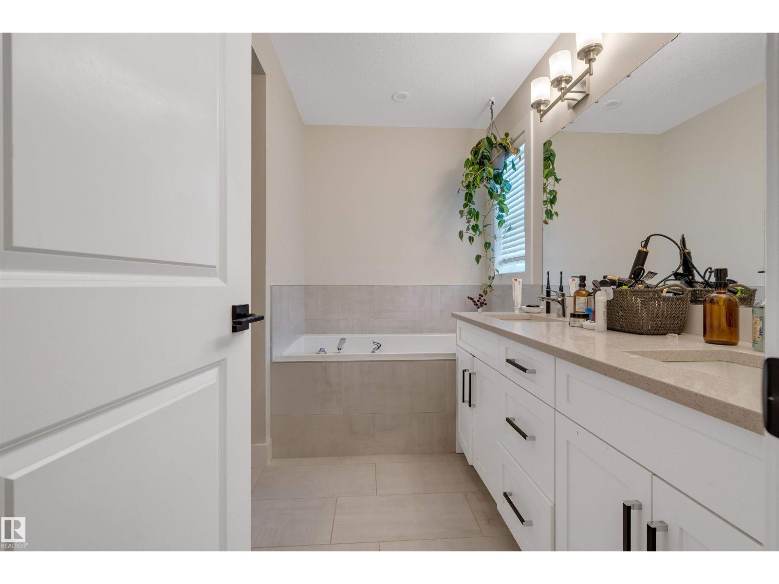 22916 95 AV NW - 14