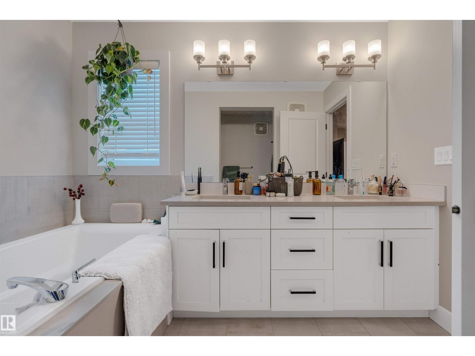 22916 95 AV NW - 16