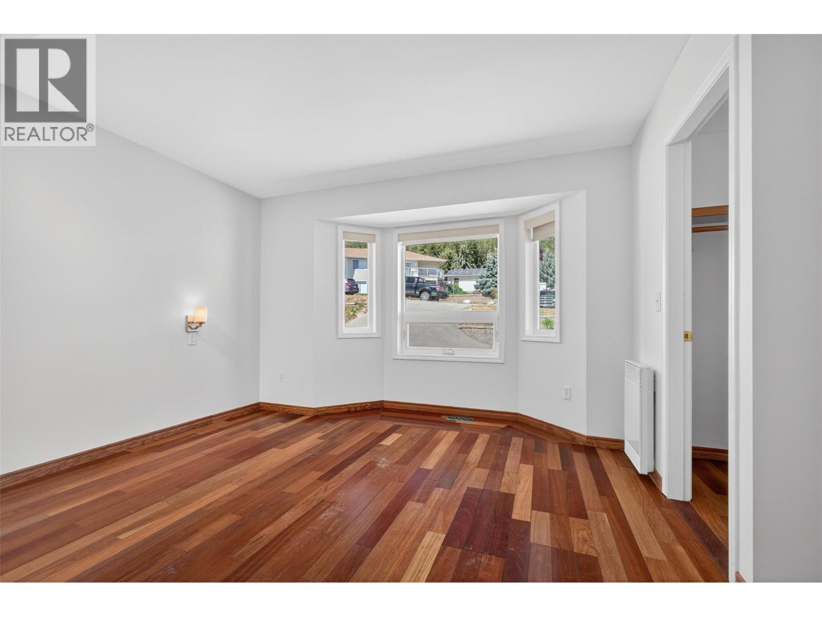 4739 Peachland Place, Peachland