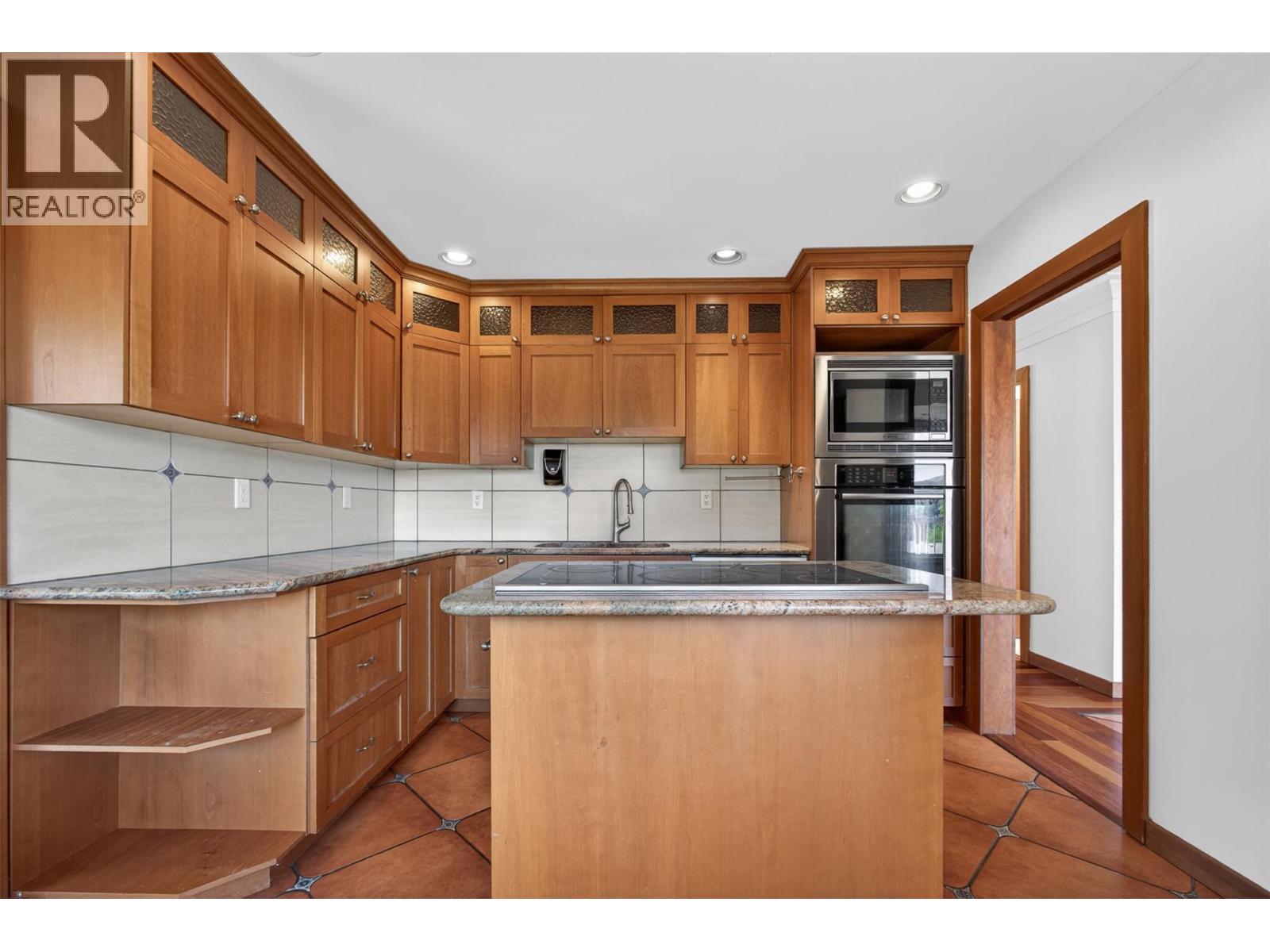 4739 Peachland Place, Peachland