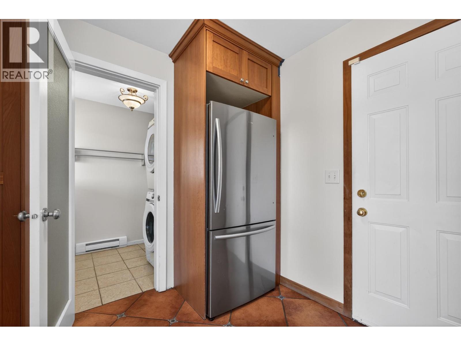 4739 Peachland Place, Peachland