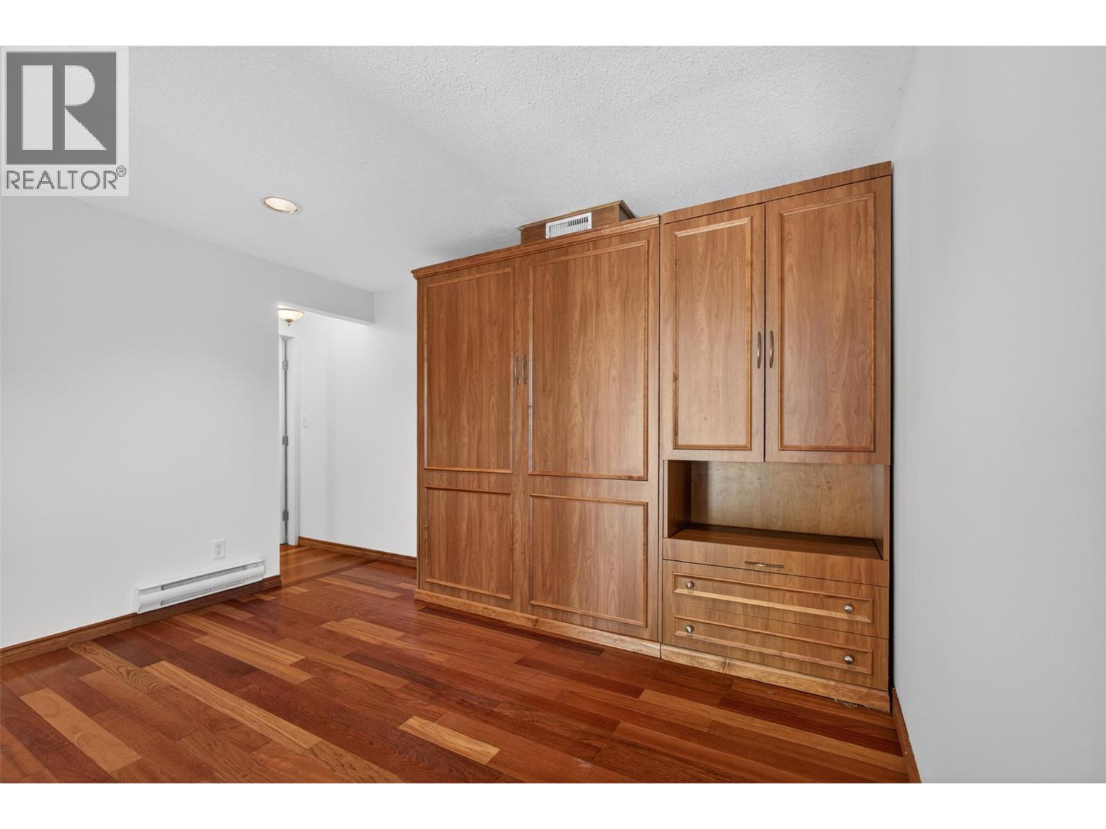 4739 Peachland Place, Peachland