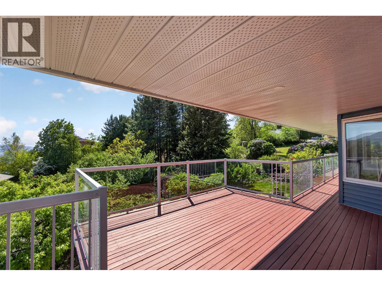 4739 Peachland Place, Peachland