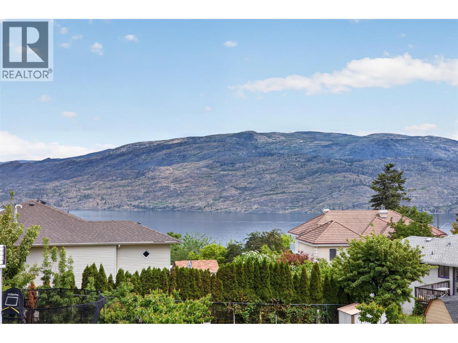 4739 Peachland Place, Peachland